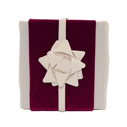 Reusable gift wrapping Vice-Versaᴷᴵᵀ - Burgundy corduroy band on a cream Furoshiki and a cream gift bow