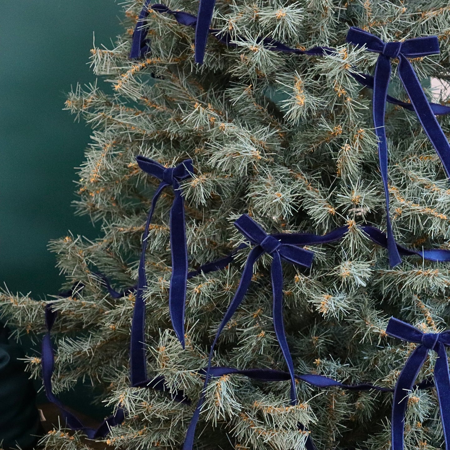 Set of 12 long bows and 3 ribbons for the Christmas tree - Elegant corduroy