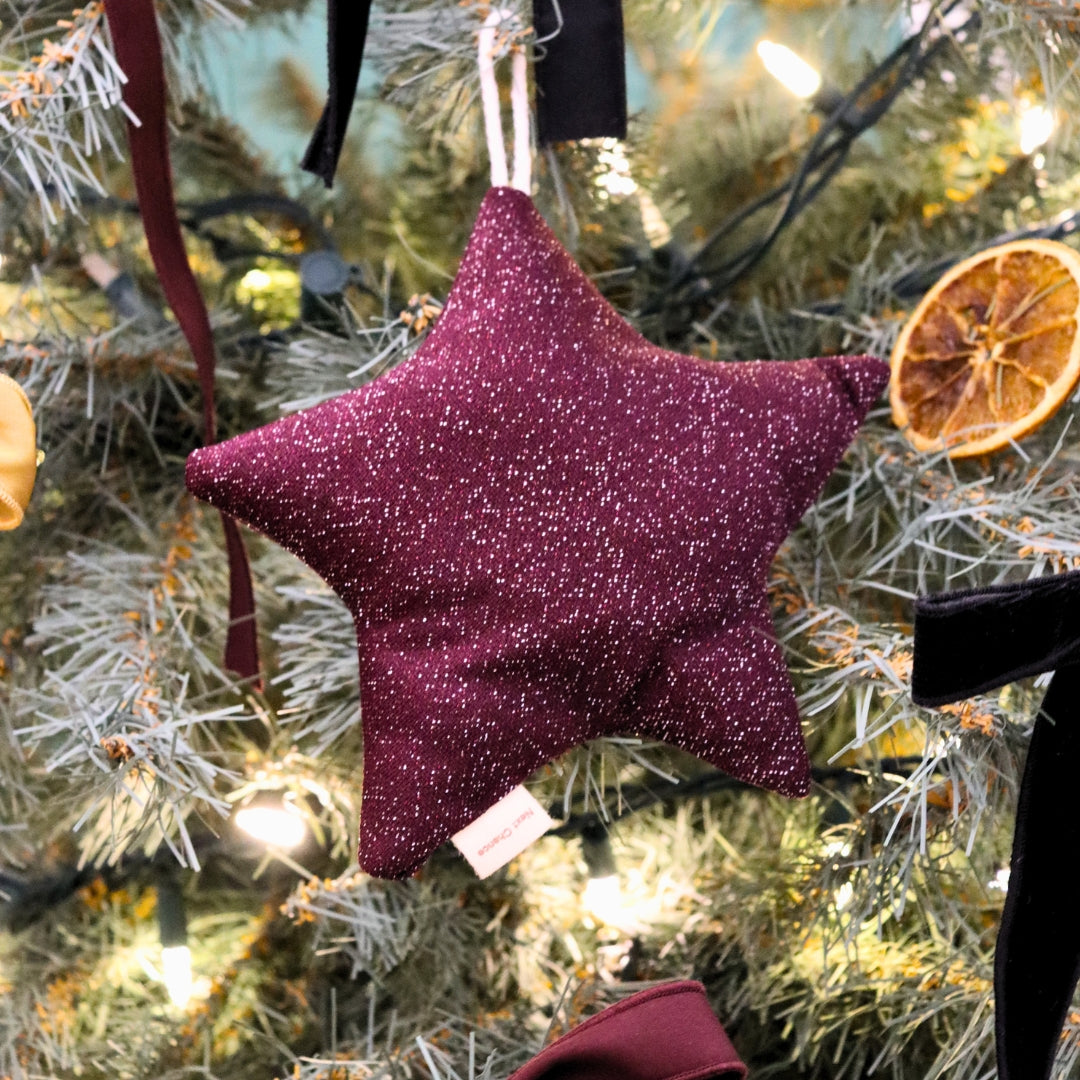 Sparkling Star Ornament for the Christmas Tree - Shiny Burgundy
