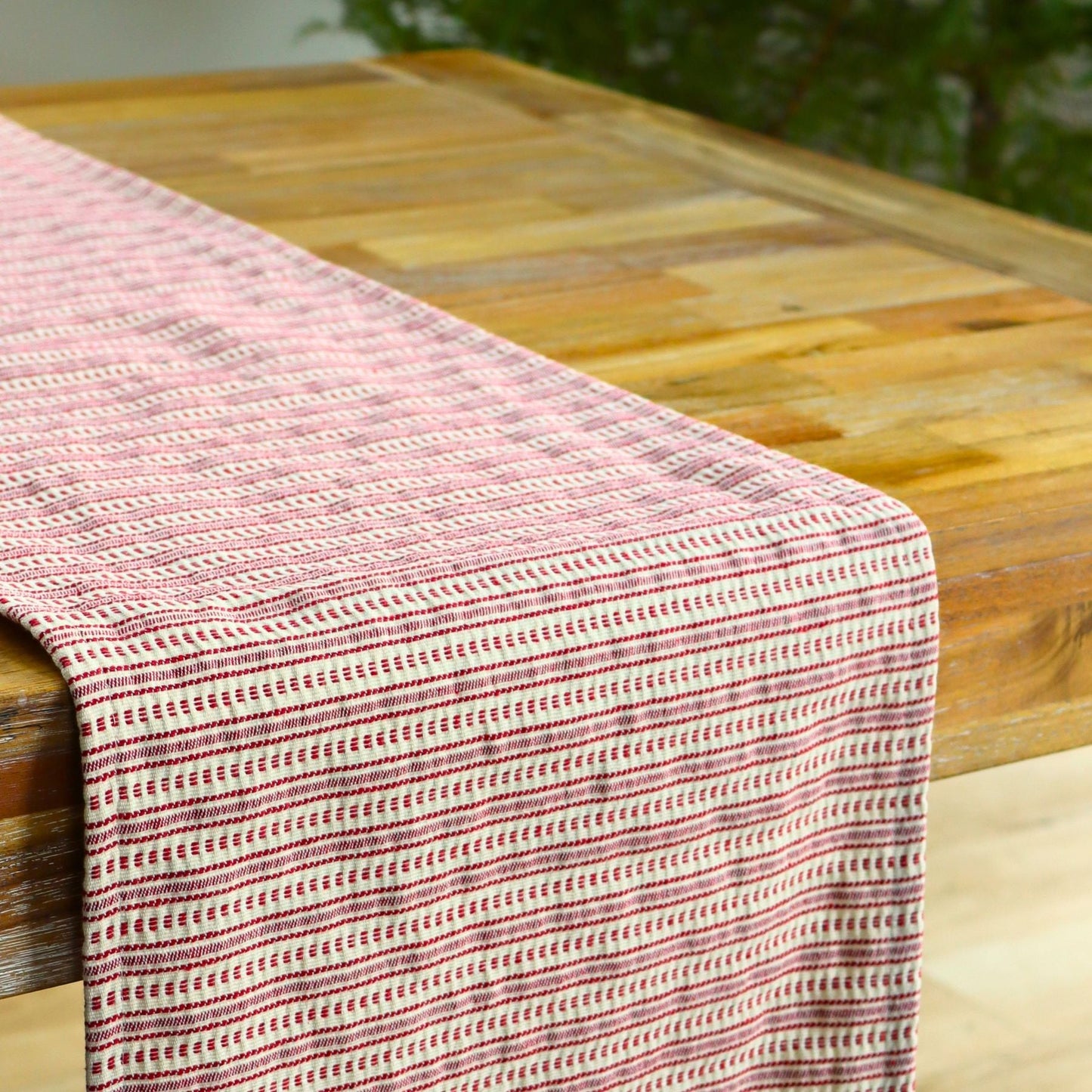 Chemin de table - Broderie rouge sur fond crème