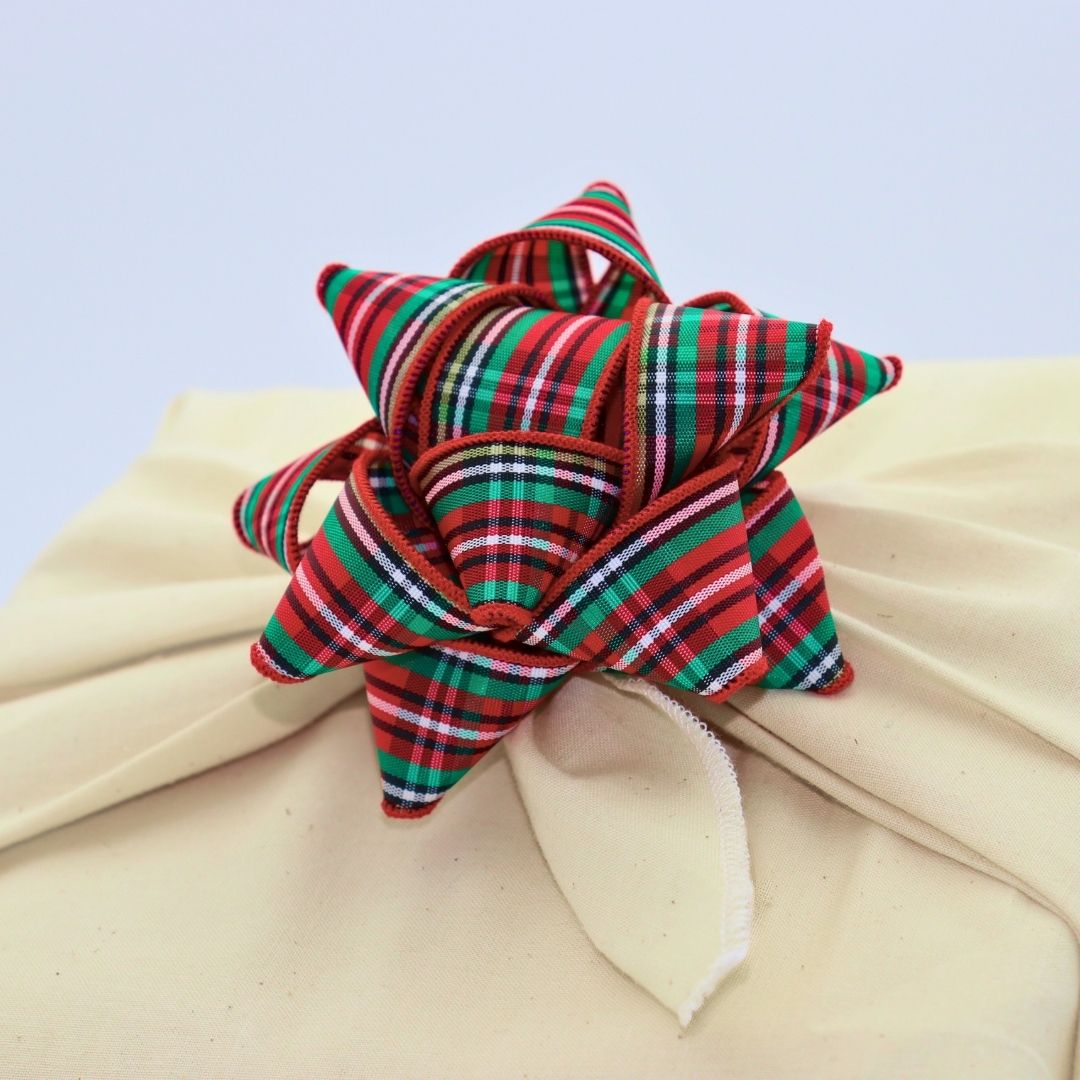 Fabric gift cabbage - Red and green tartan