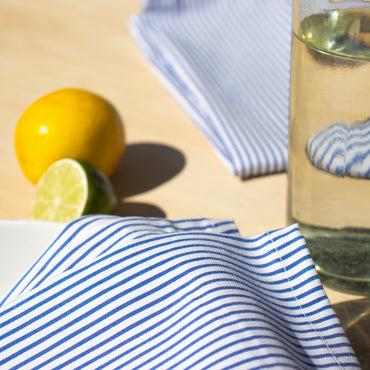 Ensemble de 2 serviettes de table - Rayures bleues et blanches