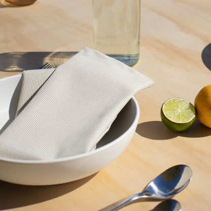 Ensemble de 2 serviettes de table - Fines rayures sable et crème